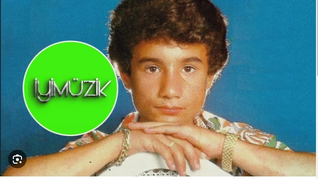50 yaşlı müğənni infarkt keçirərək vəfat etdi - FOTO
