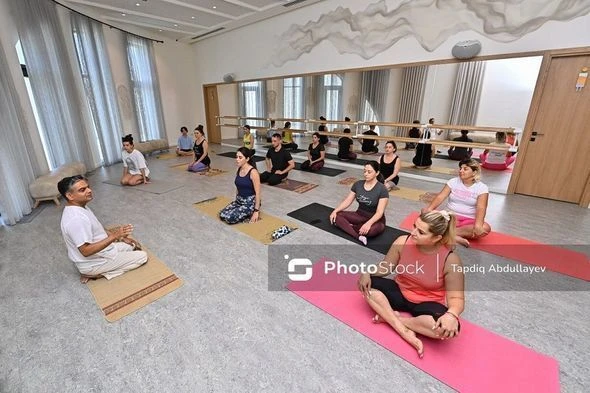 “Nine Senses”də Beynəlxalq Yoqa Günü və yay gündönümü qeyd olundu - FOTO