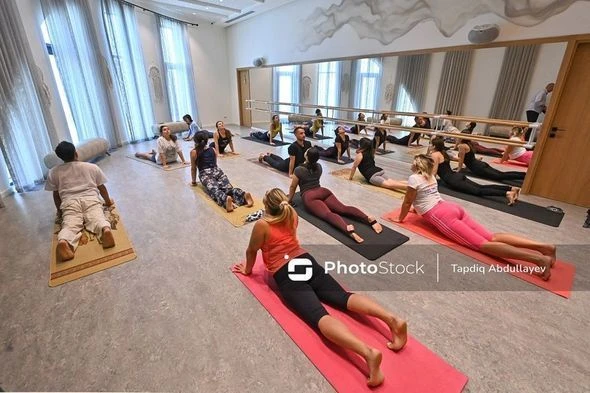 “Nine Senses”də Beynəlxalq Yoqa Günü və yay gündönümü qeyd olundu - FOTO