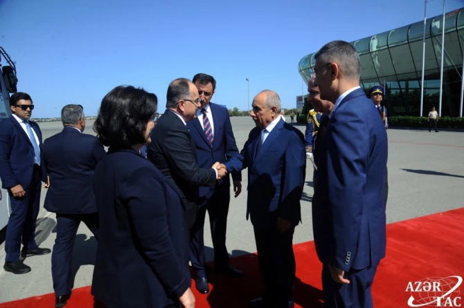 Albaniya prezidenti Azərbaycana rəsmi səfərə gəlib - FOTO