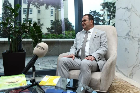 Şimali Kipr rəsmisi: “Azərbaycanın tərəqqisi bizi həm sevindirir, həm də ruhlandırır” - MÜSAHİBƏ + FOTO