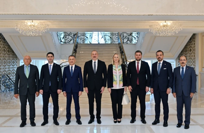 İlham Əliyev Türkiyə Böyük Millət Məclisinin Xarici əlaqələr komitəsinin nümayəndə heyətini qəbul edib - FOTO