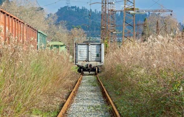 Abxaz dəmir yolunun açılması baş tutmayacaq - “Kaspi”nin ŞƏRHİ - FOTO