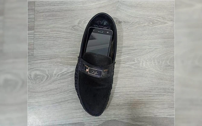 Təcridxanaya mobil telefon keçirilməsinin qarşısı alınıb - FOTO