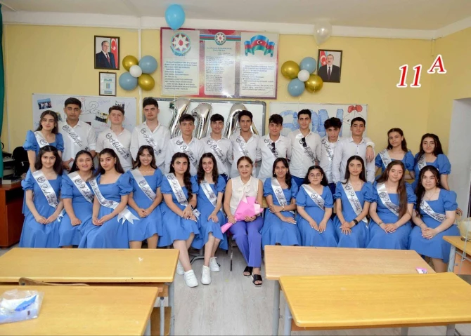 Bakıda bu məktəbin 2 sinifinin bütün məzunları tələbə adını qazandı - FOTO