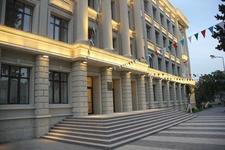 Bakıda iki təhsil müəssisəsindən ŞİKAYƏT: Direktor pul yığır - FOTO