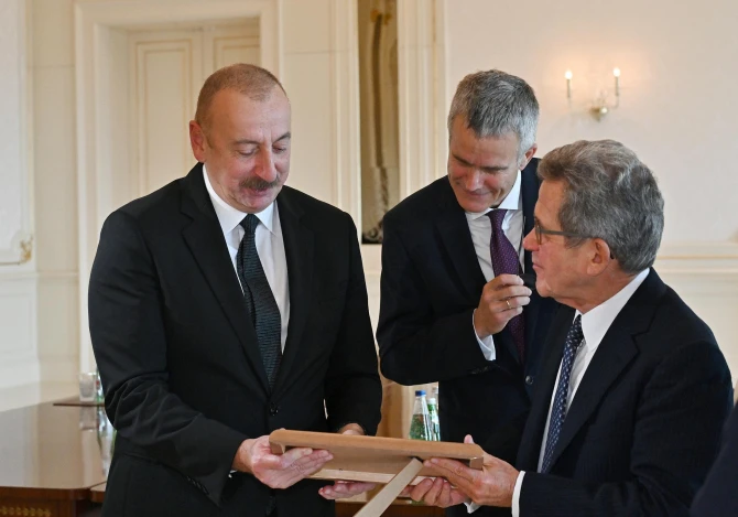Prezident İlham Əliyev BP şirkətinin İdarə Heyətinin sədrini qəbul edib  - FOTO - YENİLƏNİB
