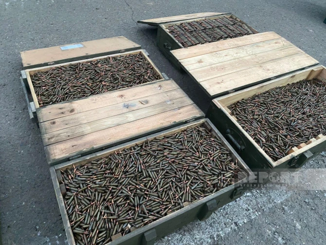 Hərbi attaşelər ermənilərdən müsadirə edilmiş döyüş texnikası, silah-sursata baxış keçiriblər - FOTO - YENİLƏNİB
