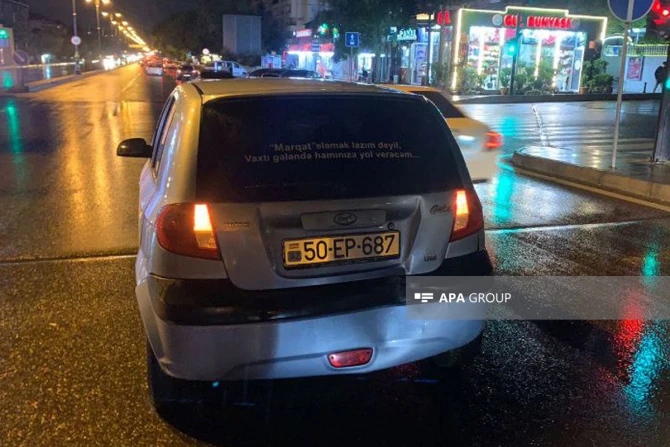 Bakıda avtobus qəza törədib, sərnişinlər təxliyə ediliblər - FOTO