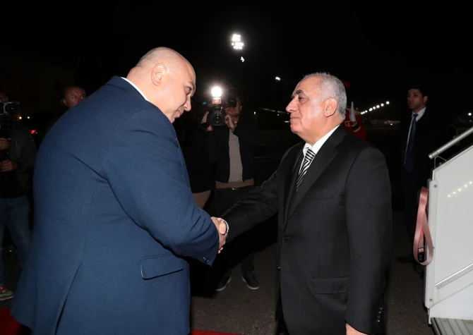 Baş nazir Əli Əsədov Gürcüstana işgüzar səfərə gedib - FOTO