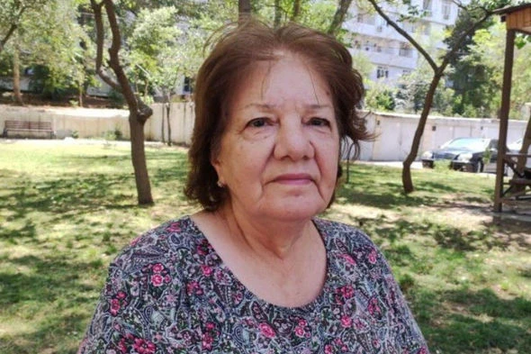 Əliağa Vahidin qızı: “Texniki Universitetdə ayaqyolu təmizləyirdim, dilənçilik etmirdim” - FOTO