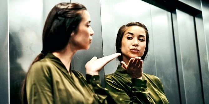 Liftlərdə niyə güzgü quraşdırılır? - SƏBƏBLƏR - FOTO