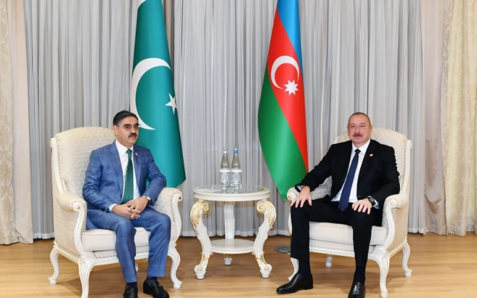 İlham Əliyev Daşkənddə Pakistanın Keçid Hökumətinin Baş naziri ilə görüşüb - YENİLƏNİB - FOTO