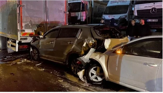 Türkiyədə AĞIR YOL QƏZASI - 1 ÖLÜ, 5 YARALI - FOTO
