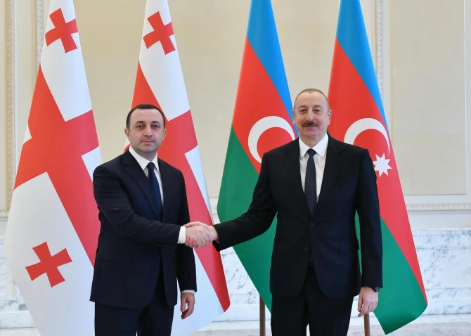 Azərbaycan Prezidenti İlham Əliyev Gürcüstanın Baş naziri İrakli Qaribaşvili ilə görüşüb - YENİLƏNİB + FOTO