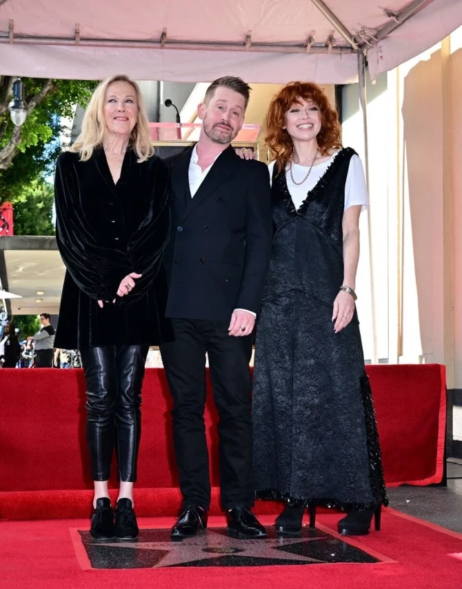 “Evdə tək” filminin 43 yaşlı aktyoruna ulduz qoyuldu - FOTO