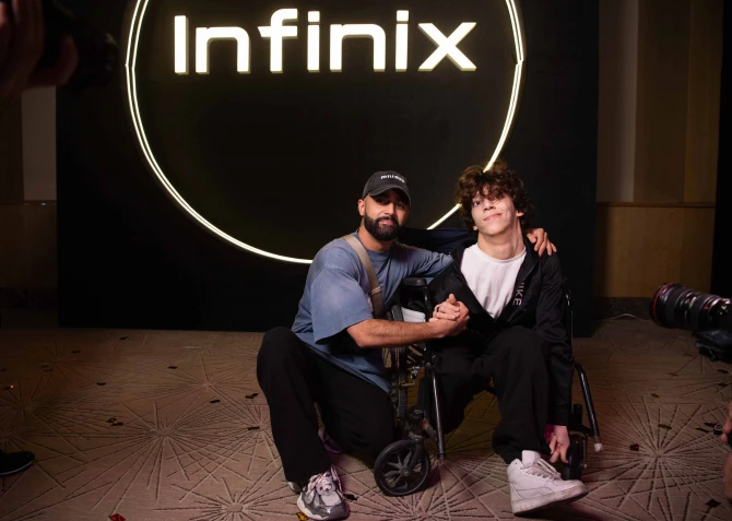 Infinix Azərbaycanda vloqlar üçün smartfon təqdim etdi - FOTO