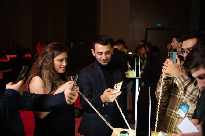 Infinix Azərbaycanda vloqlar üçün smartfon təqdim etdi - FOTO