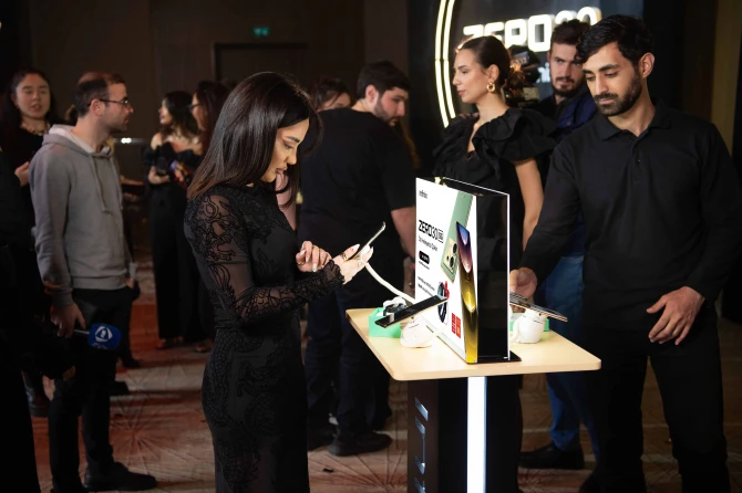 Infinix Azərbaycanda vloqlar üçün smartfon təqdim etdi - FOTO