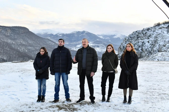 Tarixi qərar - növbədənkənar Prezident seçkilərini zəruri edən amillər - ŞƏRH - FOTO