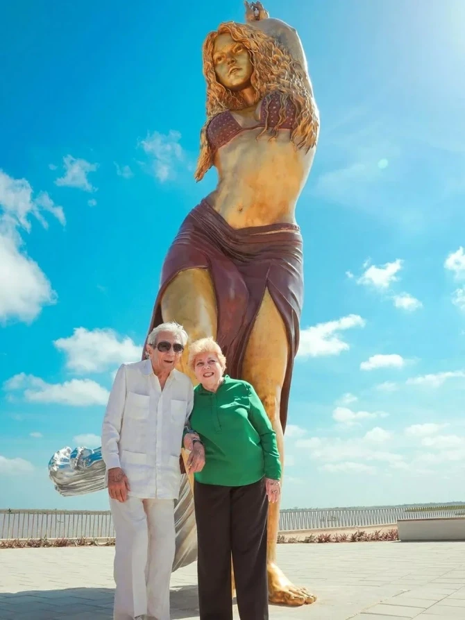 Şakiraya heykəl qoyuldu - FOTO