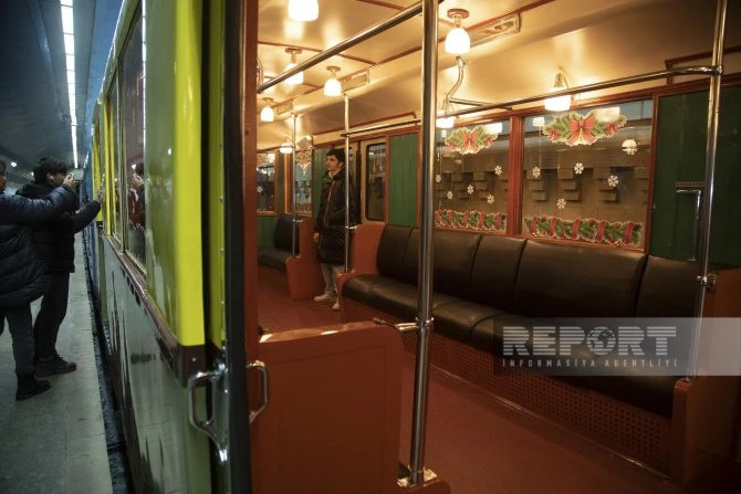 Bakı metrosunda retro vaqonların növbəti nümayişinə başlanılıb - FOTO