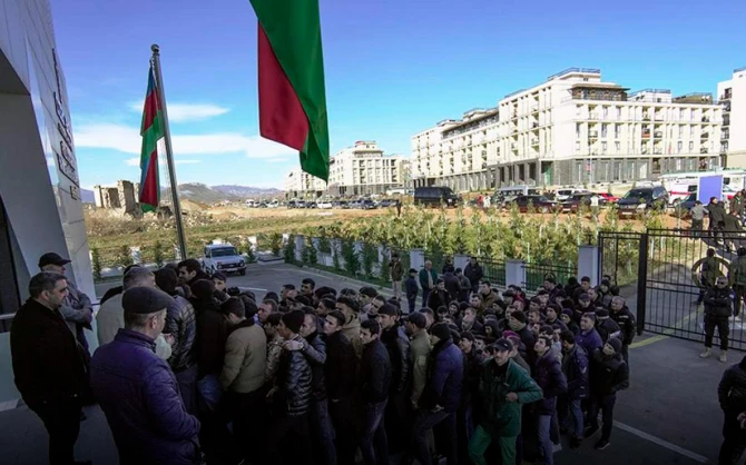 “İzvestiya”: Azərbaycanda prezident seçkiləri necə keçdi? - FOTO