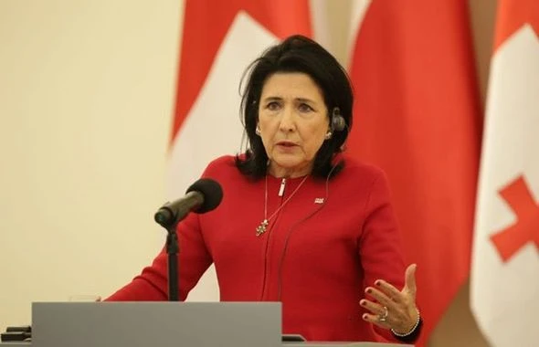 Dünyada ən yüksək vəzifədə olan qadınlar - FOTO