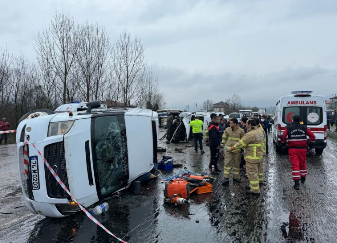 İşçiləri daşıyan iki avtobus toqquşdu - 1 ölü, 27 yaralı - FOTO