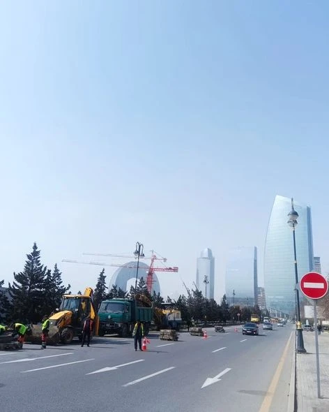 Sürücülərin NƏZƏRİNƏ: Əsas prospektlərdən birində təmir başlayıb - FOTO