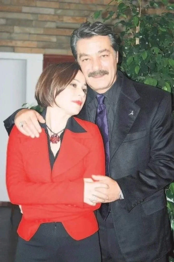 74 yaşlı Kadir İnanır evlidir yoxsa sevgilisi var? - 1999-cu ildən ... - FOTO