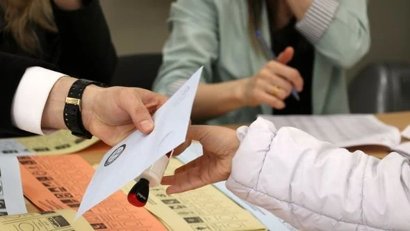 Bələdiyyə seçkisi - Türkiyə demokratiyasının daha bir nümunəsi - ŞƏRH + FOTO