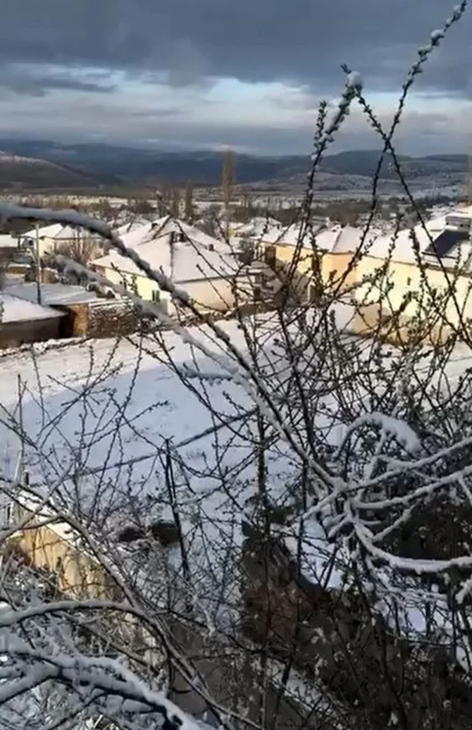 Apreldə Türkiyənin bu bölgəsinə qar yağdı - FOTO
