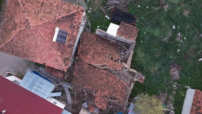 Türkiyədə 5,7 bal gücündə zəlzələdən sonra ÜRƏKAĞRIDAN GÖRÜNTÜLƏR