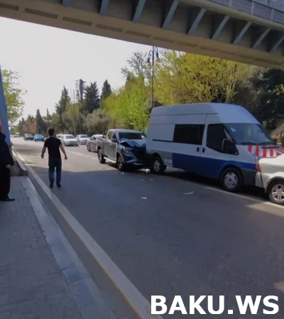 Bakıda mərkəzi yolda zəncirvari qəza - FOTO 