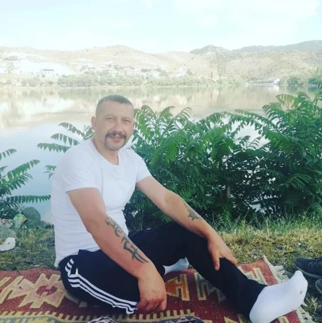 Kreditor intihar edən borclunun məzarını açıb yandırdı - “Bu gün mənə pul ödəməli idi” - FOTOLAR