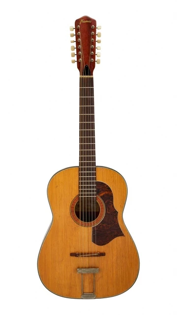 Con Lenonun 50 ildir itən gitarası 800 000 dollara satılacaq - FOTO
