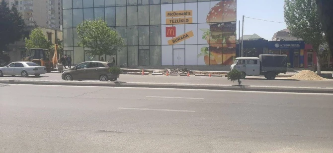 Yasamalda parklama yeri kimi istifadə edilən səki piyadaların istifadəsinə qaytarılıb - FOTO/VİDEO