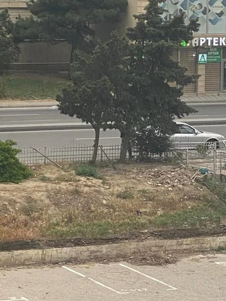 Bakıda məşhur şadlıq sarayı SÖKÜLÜR - FOTO Bakıda məşhur şadlıq sarayı SÖKÜLÜR - FOTO