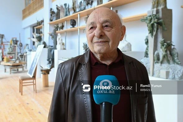 Prezidentin təltif etdiyi mədəniyyət və incəsənət xadimləri DANIŞDILAR - FOTO