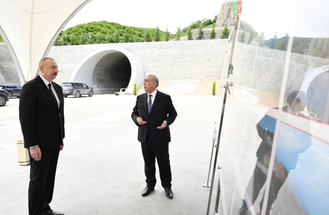 Prezident İlham Əliyev Əhmədbəyli-Füzuli-Şuşa avtomobil yolunda görülən işlərlə tanış olub, birinci tunelin açılışında iştirak edib  YENİLƏNİB