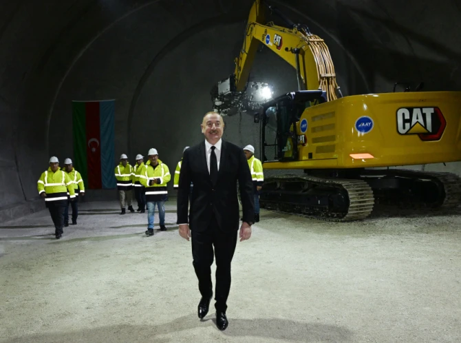 Prezident İlham Əliyev Əhmədbəyli-Füzuli-Şuşa avtomobil yolunda görülən işlərlə tanış olub, birinci tunelin açılışında iştirak edib  YENİLƏNİB