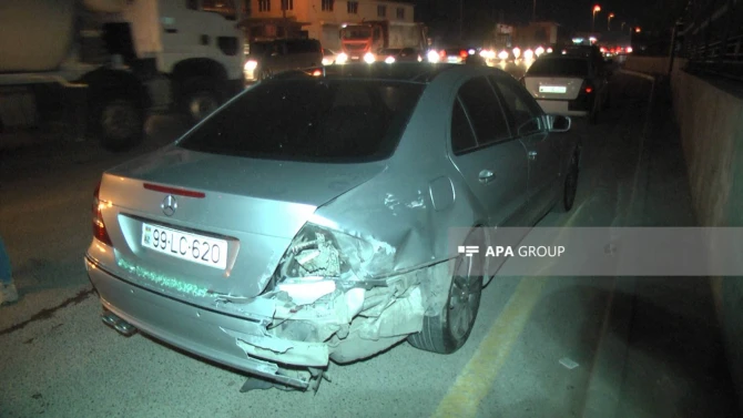 Bakıda zəncirvari ağır yol qəzası baş verib, xəsarət alan var - FOTO