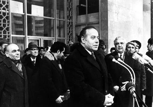 Zəfər yoluna işıq salan mayak - FOTO
