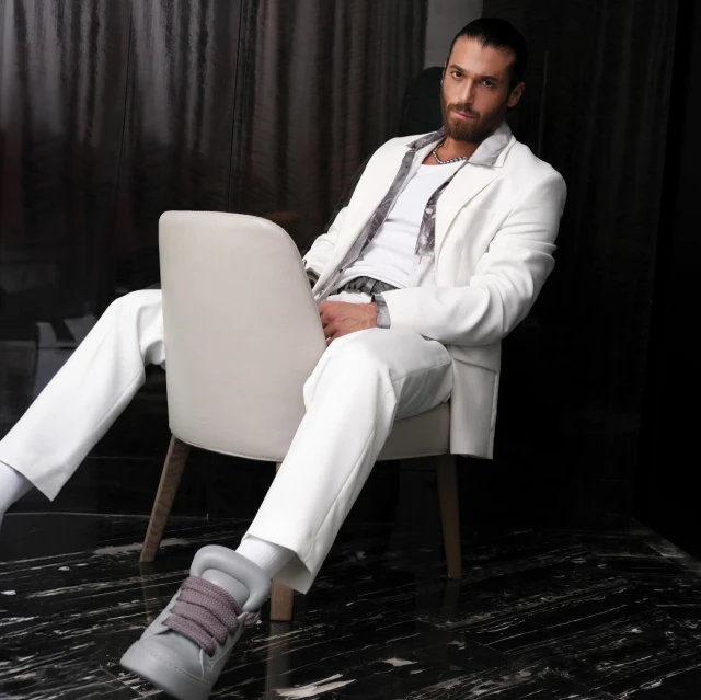 Can Yaman dubaylı ailənin 1 milyonluq təklifini rədd etdi - FOTO