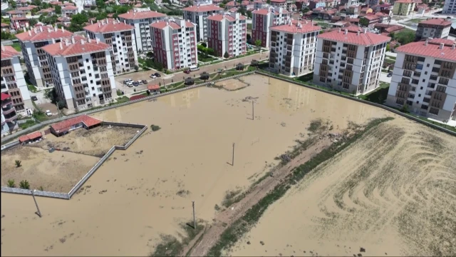 Türkiyənin bu ərazisində evlər və əkin sahələri su altında qaldı - FOTO/VİDEO