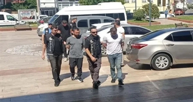 Avtomobildəki çamadandan 5 kiloqrama yaxın narkotik tapıldı - FOTO