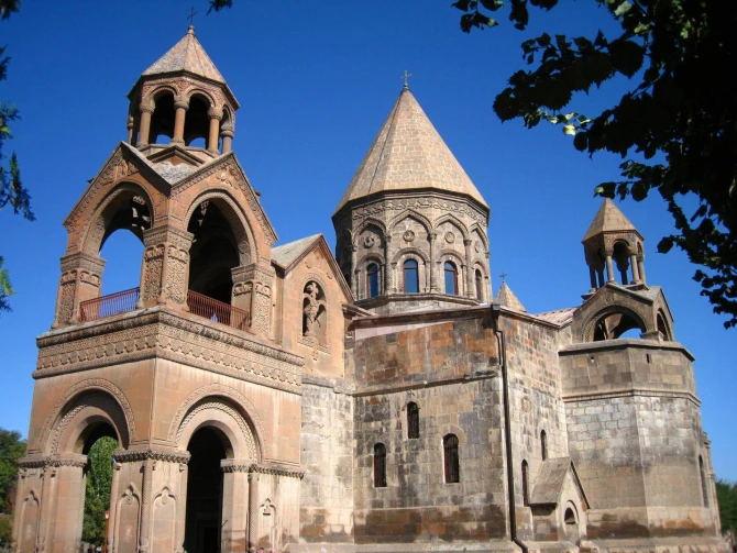 Qarşıdurmanın pik mərhələsi – erməni kilsəsi maliyyə dayaqlarından məhrum edilir - TƏHLİL