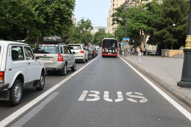 Bakıda yeni avtobus zolaqları salınır - FOTO