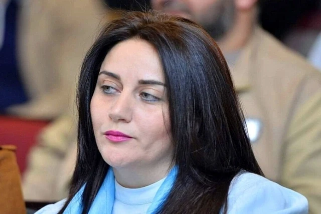 Tanınmış jurnalisti maşın vurdu - FOTO